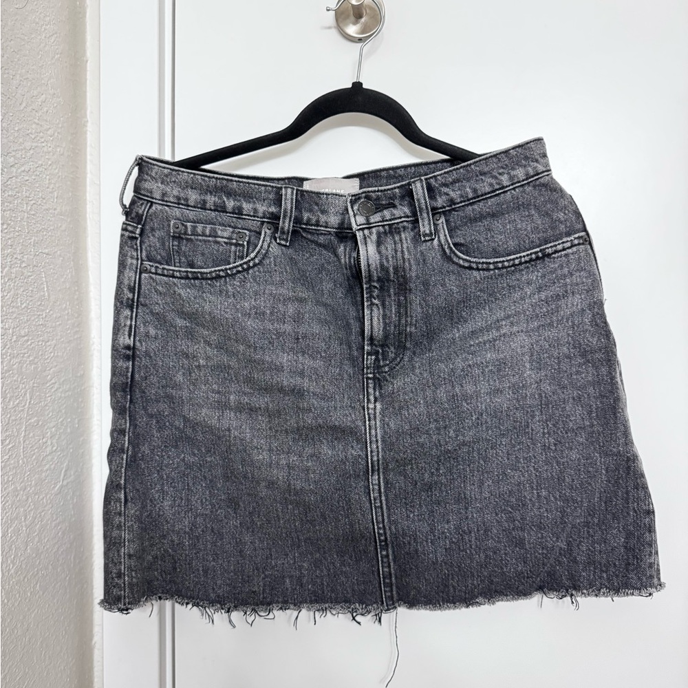 Everlane mini skirt distressed Sz 30